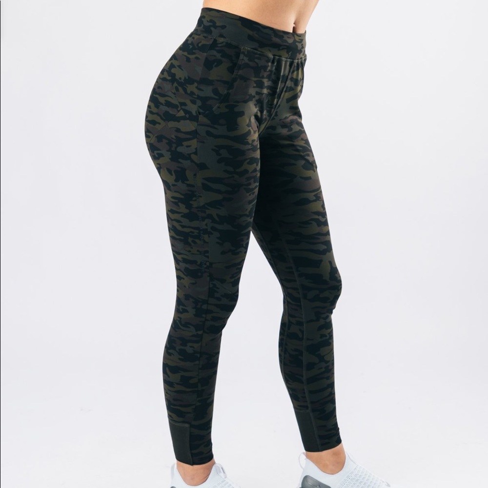 Alphalete Camo Pro Elite Jogger